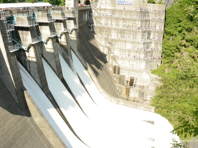 群馬 ダム 最新 おすすめ ランキング 貯水率 ダムに沈んだ村 心霊 ダムカレー ダムカード