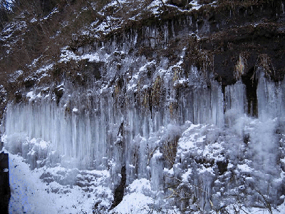 群馬の滝 氷瀑 氷柱 冬だけの幻想的なスポット１３選 名所から穴場まで