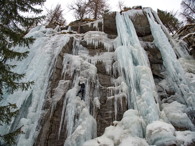 群馬 滝 氷瀑 氷柱