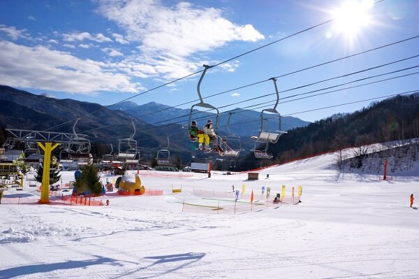 群馬県片品村 スキー場 おすすめ 東京から近いスキー場 日帰り アクセス 雪質