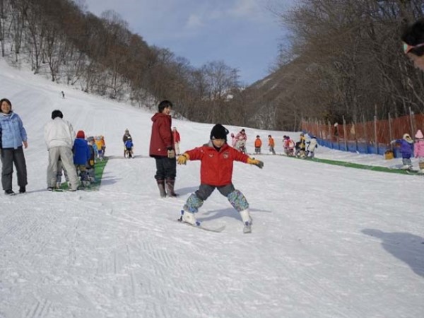 みなかみ町営赤沢スキー場 コース リフト券 クーポン 天気 スクール アクセス
