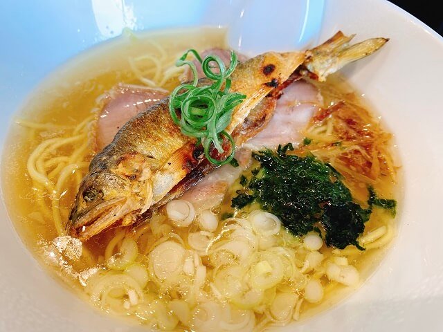 埼玉県長瀞町長瀞 鮎らーめんouga メニュー 鮎の一夜干し 鮎飯
