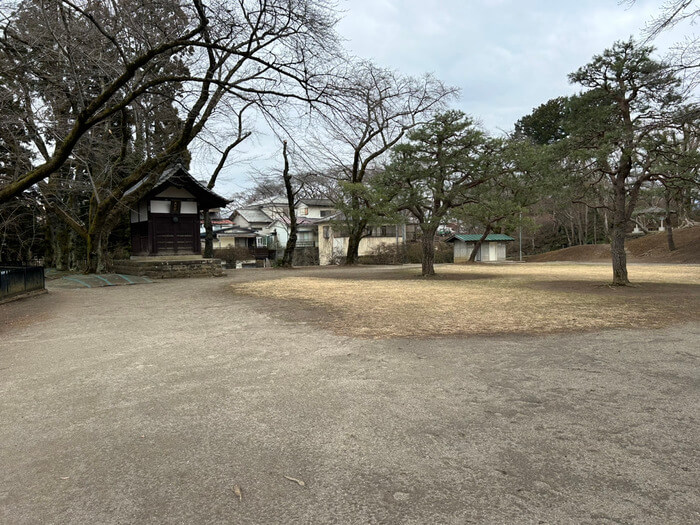 群馬県沼田市西倉内町594 沼田公園 桜 遊び場 水遊び 遊具 動物 広場 トイレ アクセス 行き方 駐車場