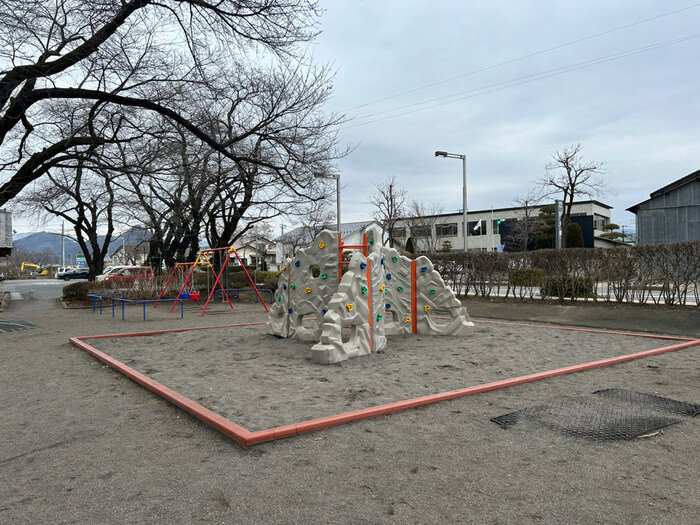 群馬県沼田市西倉内町594 沼田公園 桜 遊び場 水遊び 遊具 動物 広場 トイレ アクセス 行き方 駐車場