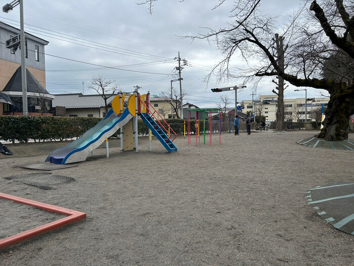 群馬県沼田市西倉内町594 沼田公園 桜 遊び場 水遊び 遊具 動物 広場 トイレ アクセス 行き方 駐車場