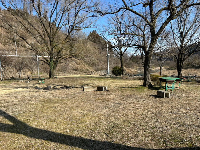 群馬県渋川市村上305-2 小野上温泉公園 ハタの湯 温泉 カッパ 遊び場 アクセス 行き方 駐車場 川遊び バーベキュー 車中泊