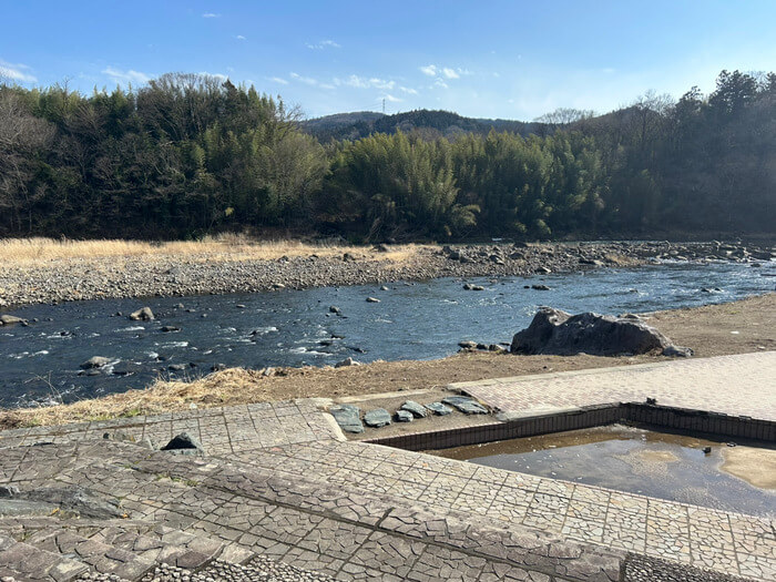 群馬県渋川市村上305-2 小野上温泉公園 ハタの湯 温泉 カッパ 遊び場 アクセス 行き方 駐車場 川遊び バーベキュー 車中泊