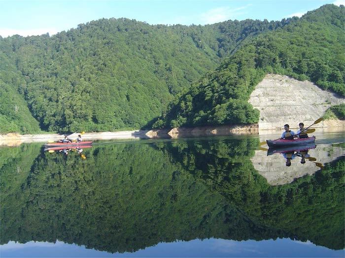 群馬県 湖 おすすめ 秘境 エメラルドグリーン