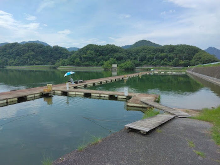 群馬県 湖 おすすめ 秘境 エメラルドグリーン