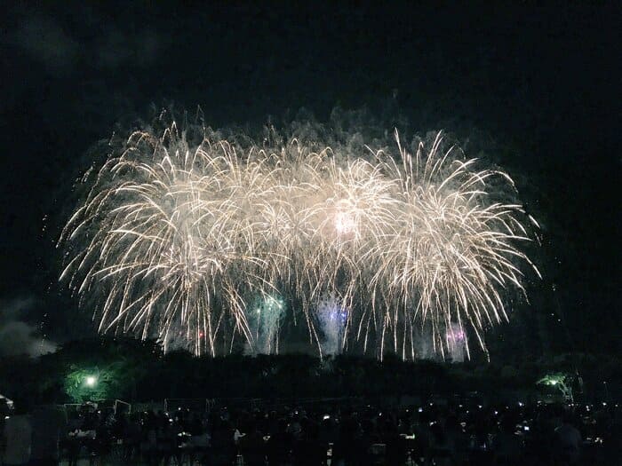 沼田花火大会 沼田市運動公園 群馬県沼田市硯田町626 アクセス 行き方 駐車場 トイレ