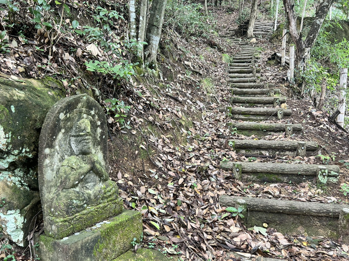 長厳寺 磨崖仏 大仏 B級スポット 珍スポット 群馬県甘楽郡甘楽町小幡1926 アクセス 行き方 駐車場 トイレ