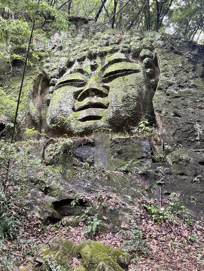 長厳寺 磨崖仏 大仏 B級スポット 珍スポット 群馬県甘楽郡甘楽町小幡1926 アクセス 行き方 駐車場 トイレ