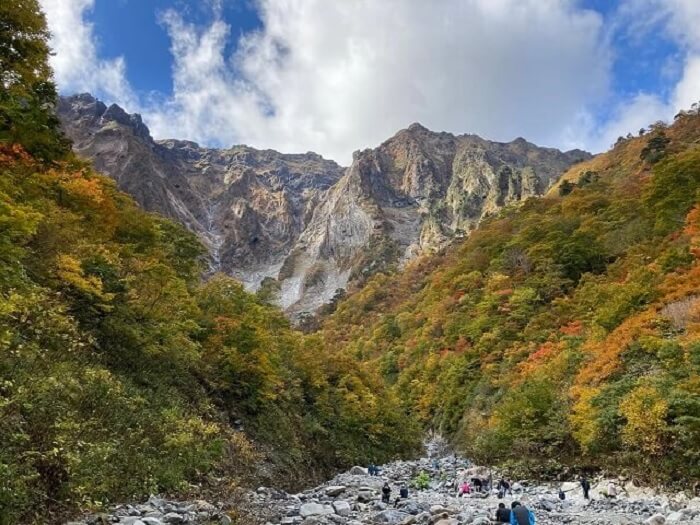 谷川岳紅葉 谷川岳ロープウェイ 群馬県利根郡みなかみ町湯桧曽 アクセス 行き方 駐車場 トイレ