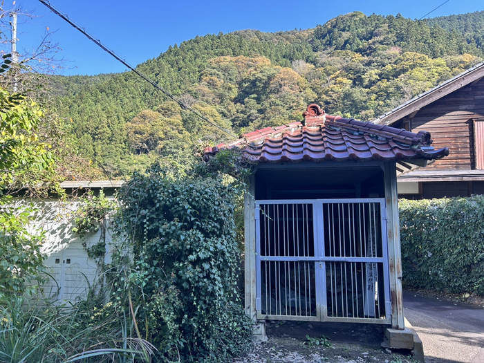 阿弥陀三尊像画像板碑 群馬県多野郡神流町柏木字中間戸107 群馬県指定重要文化財 アクセス 行き方 駐車場 トイレ